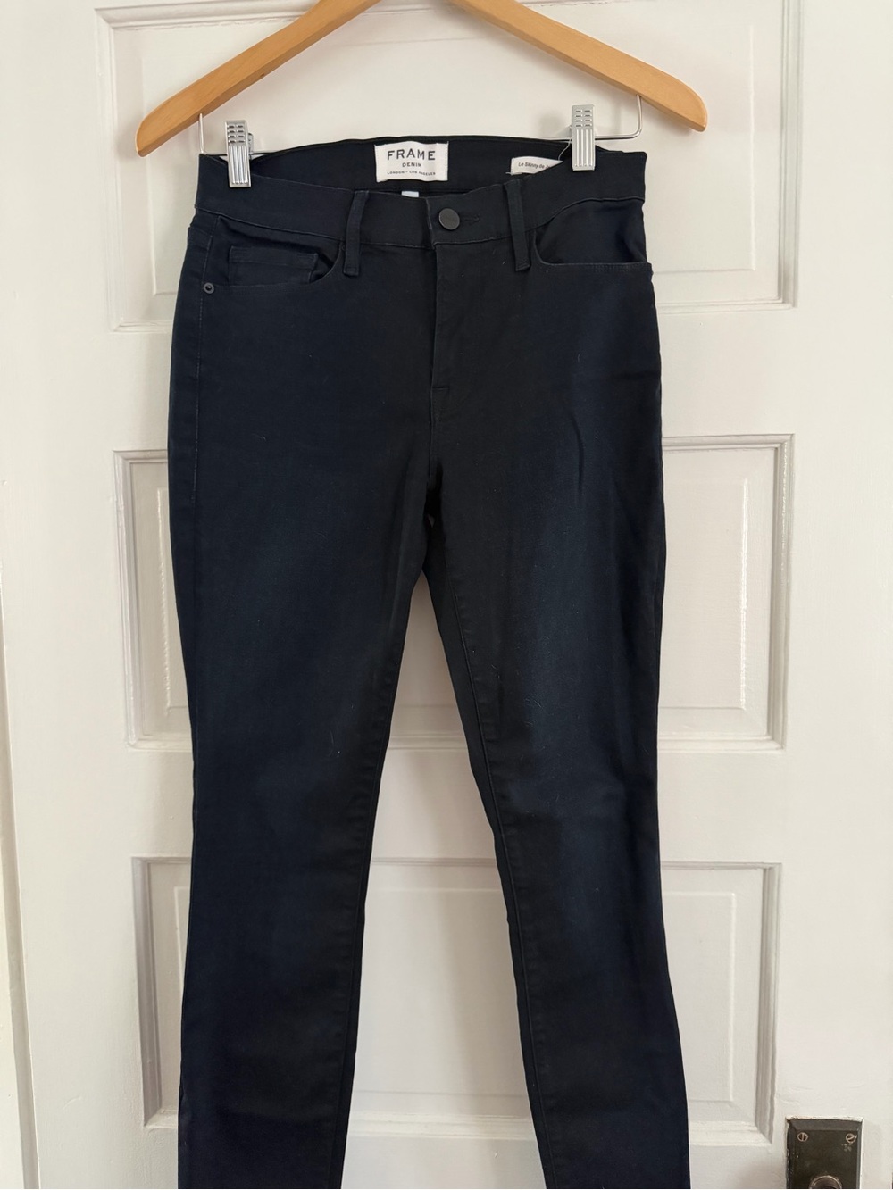 Black Frame Denim Le Skinny de Jeanne Jeans in Black-27